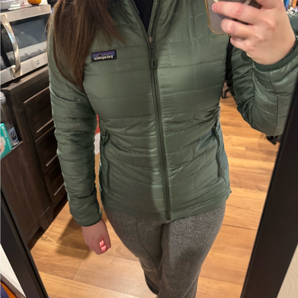 Patagonia Women's Hemlock Green nano puff Jacket